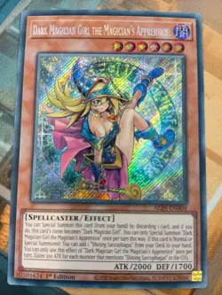 Dunkles Magier-Madchen, Lehrling des Magiers ALIN-EN004 Secret Rare EN NM Yugioh - Image 1