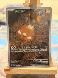 Pokemon TCG Stunfisk 202/191 Surging Sparks Illustration Rare Card Near Mint - Image 1