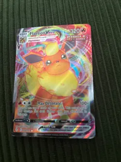 Pokemon TCG Flareon Vmax SWSH07: Evolving Skies 018/203 Ultra Rare - Image 3