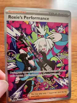 Roxie's Performance 121/086 SIR Chaos Rising Holo Pokemon Card - Image 2