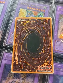 Yu-Gi-Oh! Dark Magician Legend of Blue Eyes White Dragon LOB-005 Unlimited - Image 4