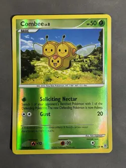 COMBEE REVERSE HOLO POKEMON CARD 79/130 DIAMOND & PEARL NM - Image 1
