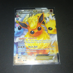 Pokemon TCG Flareon EX RC28/RC32 Generations Radiant Collection VERY CLEAN - Image 1