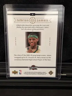 LEBRON JAMES-2003 UPPERDECK RC “HEAD OF THE CLASS” #6 (ROOKIE) CAVS High Scool - Image 2