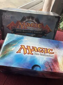 Magic the Gathering Deck Builders Toolkit 2010 Full Box 284 Assorted Cards - Image 1