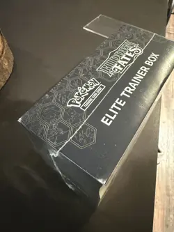 New Pokemon HIDDEN FATES Elite Trainer Box ETB - Factory Sealed w/ Acrylic Case - Image 4