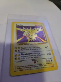 Pokemon 1995 Zapdos Holo Card 16/102 - Image 1