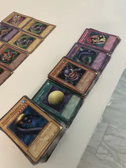 Vintage Konami Yu-Gi-Oh! Portuguese 1st Ed Duelist Pack: Yugi + Box - Image 3