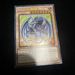 * BLUE-EYES WHITE DRAGON * 1ST EDITION SECRET RARE (CHIBI) BLMM-EN001 YUGIOH! - Image 1