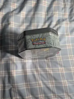 Pokemon TCG Celebrations 25th Anniversary Tin Lance's Charizard V Sealed - Image 3
