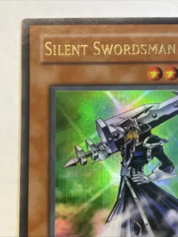Yugioh Silent Swordsman LV5 FET-EN008 ULTIMATE RARE (NM- Small Whitening On Top) - Image 2