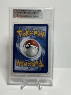 The Pokemon Company Pikachu VMAX Secret Rare Holo 188/185 Vivid Voltage EN 310HP - Image 2