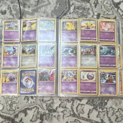 Pokemon TCG 159-Card Lot English Holo/Reverse Holo Binder Pikachu Bulbasaur - Image 2