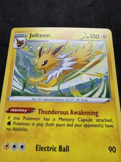 POKEMON JOLTEON 147/185 RARE COSMOS HOLO WITH PARTIAL ROUND SWIRL VIVID VOLTAGE - Image 2