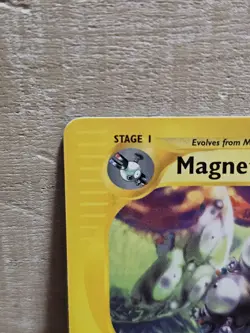 Magneton Skyridge e-Series 19/144 Non-Holo Pokemon Card Rare - Image 3