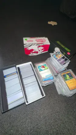 Pokemon TCG CARD LOT - Image 1
