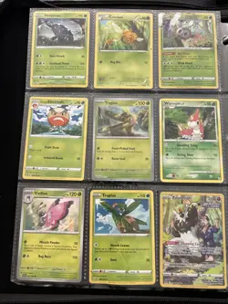 139 Cards Pokemon Card Lot (BINDER INCLUDED) - Image 3
