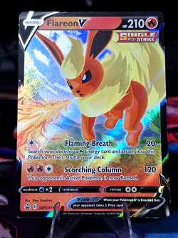 Flareon V SWSH149 Holo Promo Sword & Shield Promo Pokemon TCG NM-MINT - Image 1