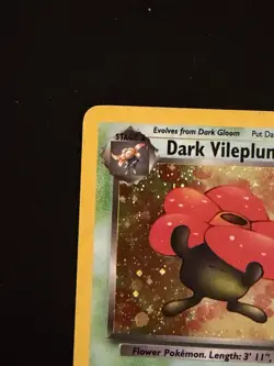 Dark Vileplume Holo Team Rocket 13/82 Rare English 2000 SWIRL Pokemon - Image 2