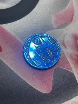 Pokemon TCG: Totodile Mini Coin Blue Mirror 2010 Mind Flood Theme Deck NEAR MINT - Image 1