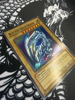 Yu-Gi-Oh Blue-Eyes White Dragon SDK-001 Ultra Rare 1st Ed Asian-English NM- - Image 2