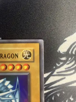 Yu-Gi-Oh Blue-Eyes White Dragon SDK-001 Ultra Rare 1st Ed Asian-English NM- - Image 4
