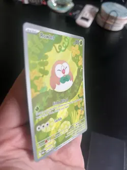 Pokemon Rowlet Illustration Rare Full Art Near Mint Perfect Order 090/088 - Image 2
