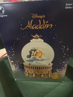Disney Store Aladdin & Jasmine Large Snow Globe "A Whole New World" Musical - Image 1