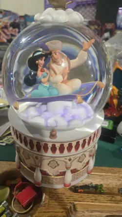 Disney Store Aladdin & Jasmine Large Snow Globe "A Whole New World" Musical - Image 2