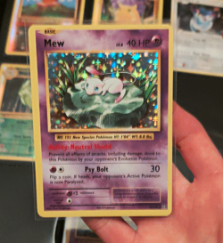 The Pokemon Company Mew 53/108 Evolutions Holo 40 HP Basic English Holo Rare - Image 1