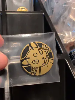 Pokemon Gold Persian Mini Coin From 151 Chinese - Image 1