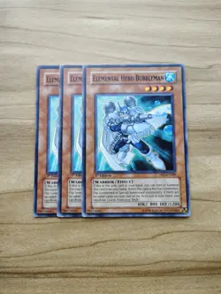 Yu-Gi-Oh! - Elemental Hero BubbleMan 3X - Complete Playset - Image 1