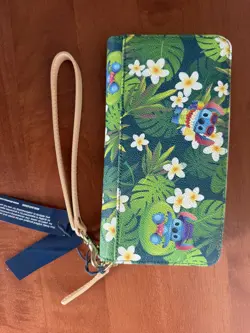 NWT 2025 DOONEY & BOURKE AULANI STITCH WRISTLET WALLET LMTD EDITION DISNEY PARKS - Image 2