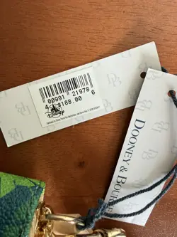 NWT 2025 DOONEY & BOURKE AULANI STITCH WRISTLET WALLET LMTD EDITION DISNEY PARKS - Image 4