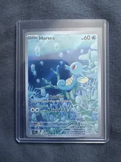Pokemon Horsea 067/064 Shrouded Fable Holo Illustration Rare - Image 1