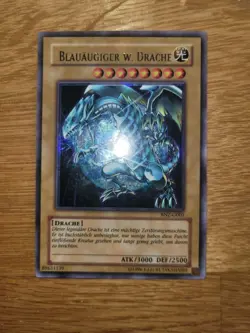 Blauaugiger W. Drache - BNZ-G001 Ultra Rare Deutsch Yu-Gi-Oh! Banzai Promo - Image 1