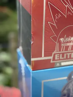 Battle Styles Elite Trainer Box Red and Blue Sealed Pokemon TCG - Image 4