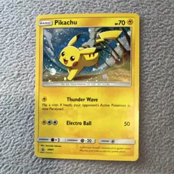 Pokemon TCG Pikachu SM81 SWSH Promo Holo ENG Basic 70 HP 2017 - Image 1