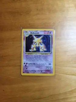 Alakazam 001/102 Base Set Holo 1999 Rare Vintage Pokemon Card - Image 1
