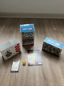 MTG - Marvel Super Heroes - Gift Box, Lands, and Dice. Open - No packs - Image 1