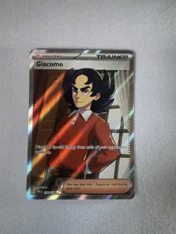 Pokemon TCG Giacomo 138/131 Ultra Rare Trainer Holo Sv: Prismatic Evolutions - Image 1