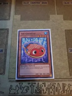 YUGIOH TCG TIN GOLDFISH SP14-EN017 STARFOIL 1ST EDITION NM - Image 1