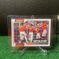 Houston Astros 2026 Topps Team Card #89 GOLDEN MIRROR Photo Variation SSP - Image 1