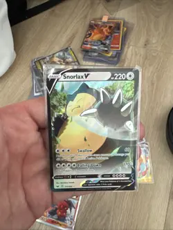 Pokemon TCG Snorlax v Card 141/202 Sword and Shield - Image 1