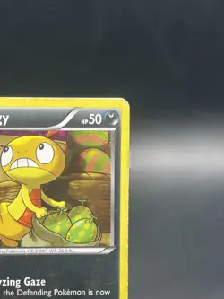 The Pokemon Company Scraggy BW25 Black & White Cracked Ice Holo Promo ENG - Image 3