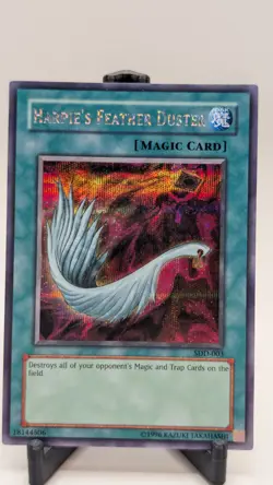 Yu-Gi-Oh Harpie's Feather Duster SDD-003 Secret Rare Unlimited NM- - Image 1