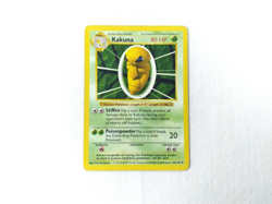 Pokemon Base Set Card Kakuna 33/102 - Shadowless - Image 1