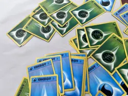 1999 Pokemon WOTC Pokemon Shadowless Base Set Energy Lot Of 100 Cards - Image 4