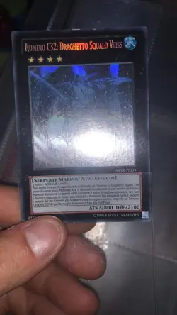 Yu Gi Oh ! NUMBER C32 - SHARK DRAKE VEISS ABYR-IT039 Versione ITALIANA GHOST - Image 1