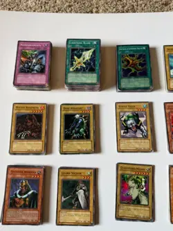 Yu‑Gi‑Oh! Card Lot – 250+ Cards – Well‑Used – Includes Dark Magician / Red‑Eyes - Image 5